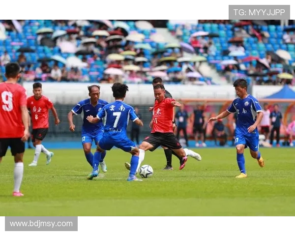 广州足球队比赛经验引发热议球迷观点各异分析深入