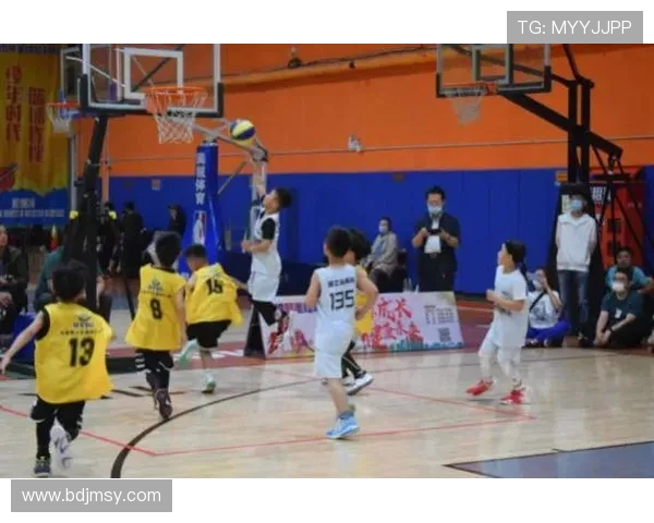 深圳篮球队在篮球团队协作排行榜中荣获第4名展现出色团队精神与实力 深圳篮球队在篮球团队协作排行榜中荣获第4名展现出色团队精神与实力