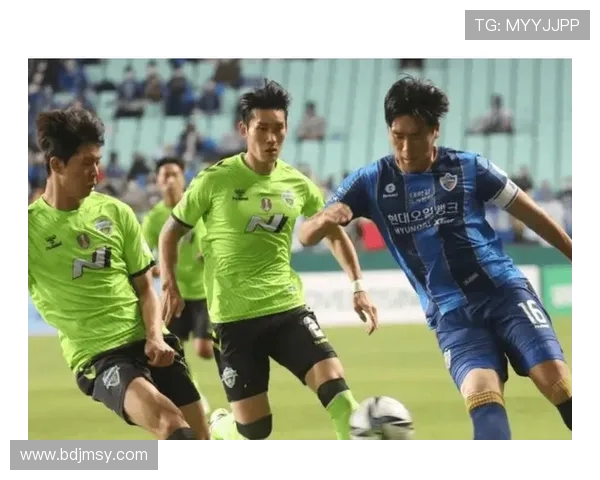 仁川联与光州FC激战正酣比分悬念不断引人关注