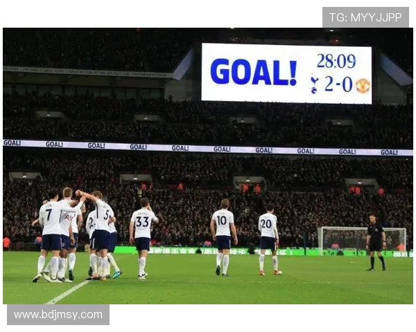 埃弗顿主场迎战曼联争夺英超关键三分的激烈对决