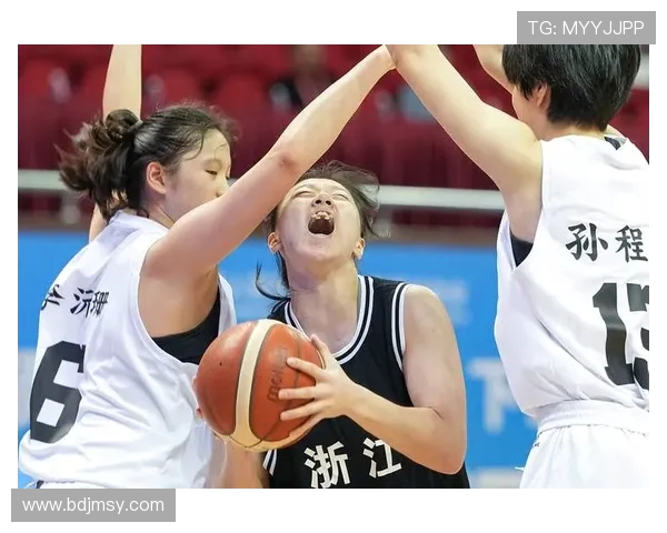 山东女篮与江苏女篮巅峰对决谁能在赛场上笑到最后 山东女篮与江苏女篮巅峰对决谁能在赛场上笑到最后