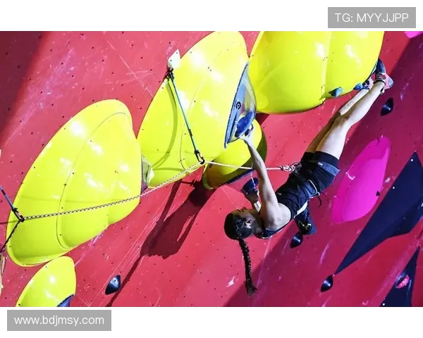 南京攀岩队在世界攀岩锦标赛中的精彩表现与实力分析 南京攀岩队在世界攀岩锦标赛中的精彩表现与实力分析